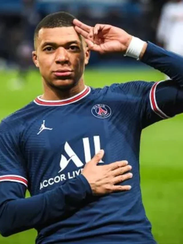MBappe signed a 3 year deal with PSG after dumping Real Madrid.